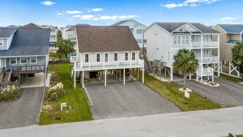 Comfortable, Bright and Sunny Home - Just Steps Away from the Beach Access.