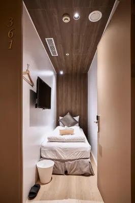 Twin Star Inn - Inns