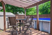 Lake Texoma Splash! Pool/hot tub, 1.5 miles to Highport Marina on Lake Texoma! - 4-Star