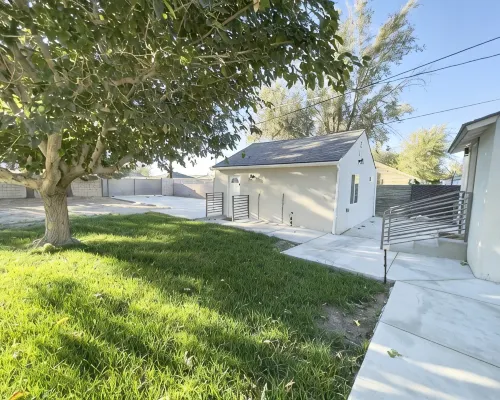 New 3 BR, Gated Parking, Sleep 8, Walk to BLVD Hotels in Lancaster