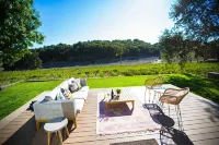 Vineyard Views, Ideal westside location near Wineries & downtown Chic 2bed/2bth - Farmhouses