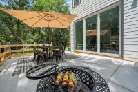 Flower Box at Lake Conroe is a charming 3BR/8P with Gorgeous Outdoor Patio - Homestays