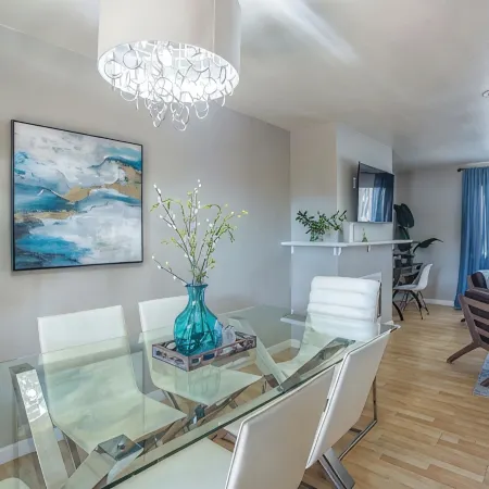 Lovely 2-Bedroom Rental Unit With Indoor Fireplace
