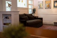 2-bedroom vacation home just 17 minutes drive to Ford Field - Homestays