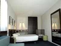 Kyriad Orly AÉROPORT - Athis Mons Hotels in Essonne