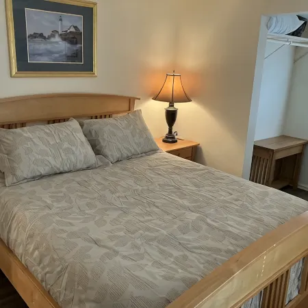 Home in Springfield with large yard and driveway Отели в г. Спрингфилд