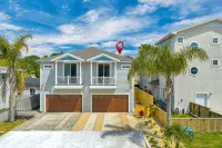 Luxe Pool Oasis - One Block to the Beach - Wifi