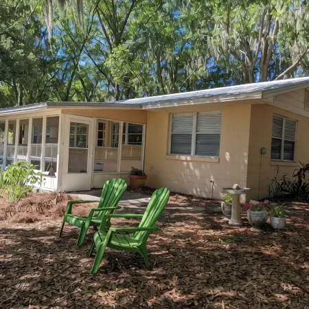 Looking for a quiet place to stay? Consider The Ollie Vee in Crescent City, FL