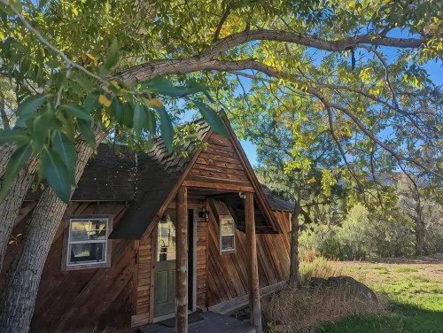 Remodeled Cabin on 40 private acres of Wind River frontage with R/V hookup. - 4-Star