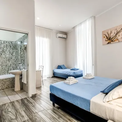 Napoli's Gold Hotel Hotels near وسط نابولي التاريخي
