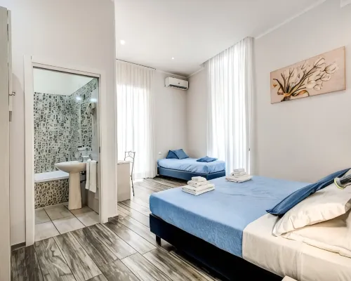 Napoli's Gold Hotel Các khách sạn gần Quảng trường Piazza Cavour