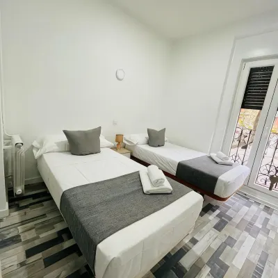 Hostal Noche y Dia 아토차역 주변 호텔