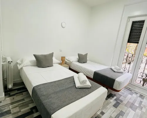 Hostal Noche y Dia Các khách sạn gần Ga Lavapiés