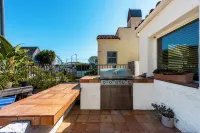 Charming, bright by the beach! - Bungalows