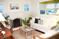 Get warm and relax walking distance to the intracoastal, golfing and ocean ! - 3-Star