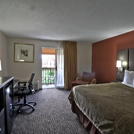 Chicago Club Inn & Suite