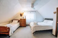 Poconos Retreat: Hot Tub, Game Room, Lakes, BBQ, Fire Pit & Family Fun - 木屋