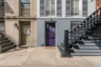 Hidden Garden Retreat in the Heart of Historic Savannah - Condos