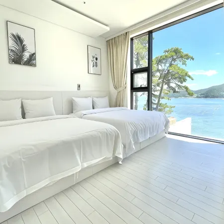 Le Grand Bleu Resort