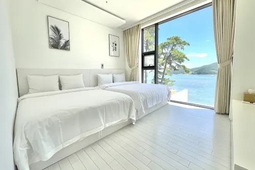 Le Grand Bleu Resort