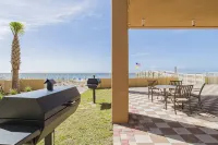 Direct Beachfront Lazy River Waterslide Hot Tubs-Walk to Restaurant's and Bar's - 4 Sao