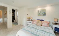 Beach Bliss~Walk to Beach & Times Square~Private Pool