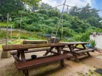 Gangneung Da Beach Pension Отели рядом с достопримечательностью «Парк Дэгванрён»