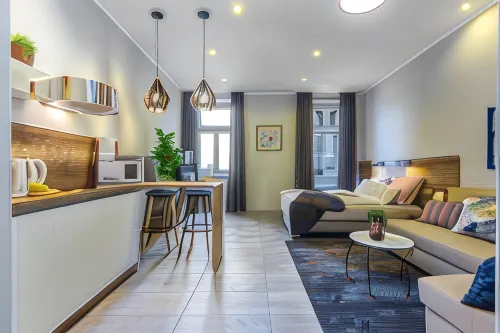 Number 1 Deluxe Apartments - Bintang 4