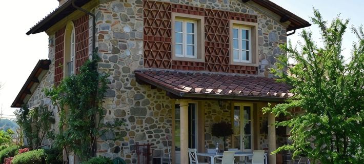 Villa with garden and heated pool with jacuzzi Hotels in Capannori