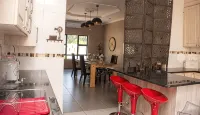 Kendi's Inn Guest House - 3-Star
