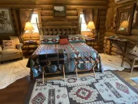 Mountainside Luxurious/Rustic Log Home~Majestic Views~Prime Location - Hytter