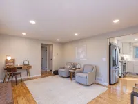 Remodeled 3 bedroom home in Monona. Close to Downtown! Hotels in Monona