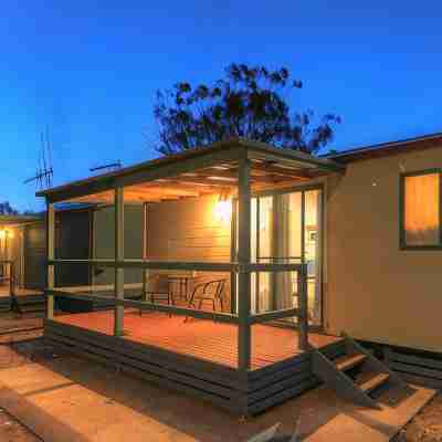 Cobar Caravan Park Hotel Exterior
