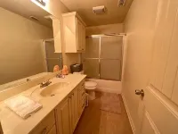 A Duplex "Emerald" nearby Hospitals, TJC, Nurses, Work Crews - Homestays