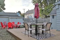 Family-Friendly Lakewood Home 4BR, Full Kitchen & Yard!