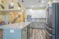 Tranquil Getaway Minutes from Auburn including Pool & backyard Waterfall Oasis
