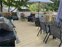 Townhouse Close to Downtown Newport & Beaches - บังกะโล