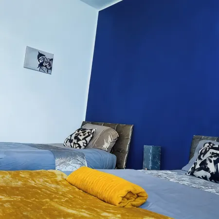 Ivy Green House - Central,Wifi,Netflix,Sleeps 7 - Business and Family Friendly