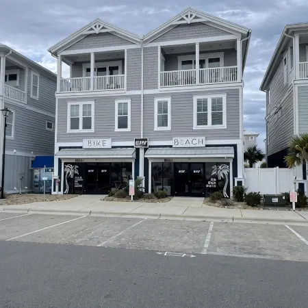 Posh, New, Ocean View Townhome in gorgeous Emerald Isle Perfect for families