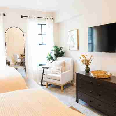 Cozy Cottage Downtown - Walk to OTR & Stadiums Rooms