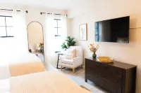 Cozy Cottage Downtown - Walk to OTR & Stadiums - Bungalows