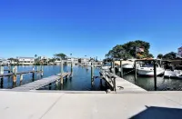 Madiera2 Waterfront & 2-3 minutes' Walk to the Beach - Apartments