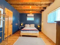 Casa Verde Charming Adobe 3-bedroom 2-bath house with yard  in Marfa Hotele w: Marfa