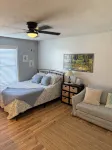 Beautiful Southport, Golf Frontage & Oak Island Beach club .New Quartz counters - 3 stjerner