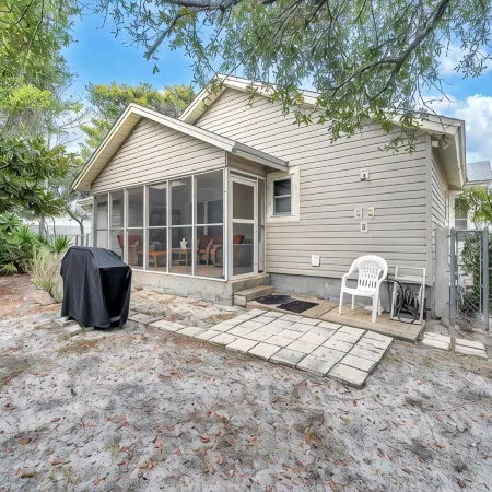 Beautiful Beach Cottage! West End!  3 Blks to Beach! Front & Back Porch! Save $$