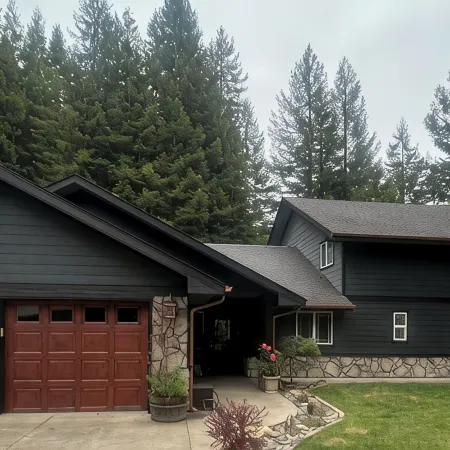 Chalet in the Majestic Redwoods 5 mins to Redwood National parks & Smith River.