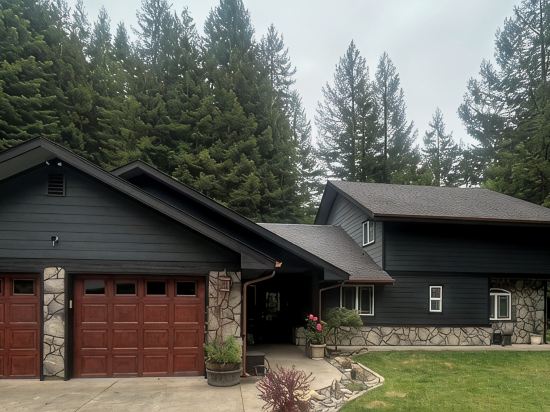 Chalet in the Majestic Redwoods 5 mins to Redwood National parks & Smith River.