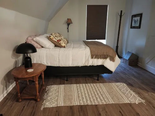 Brand new studio apartment with queen bed, queen pull out, WIFI and AC . - 3-Star