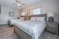Spacious N. Scottsdale 6 Bdrm Sanctuary w/Pool! - Private Pools