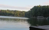 LAKEFRONT Retreat! <br>Escape To Lake Hartwell in this lakeside cottage! - Homestays